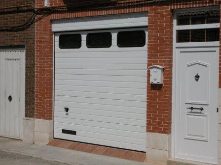 Seccionable con ventana
